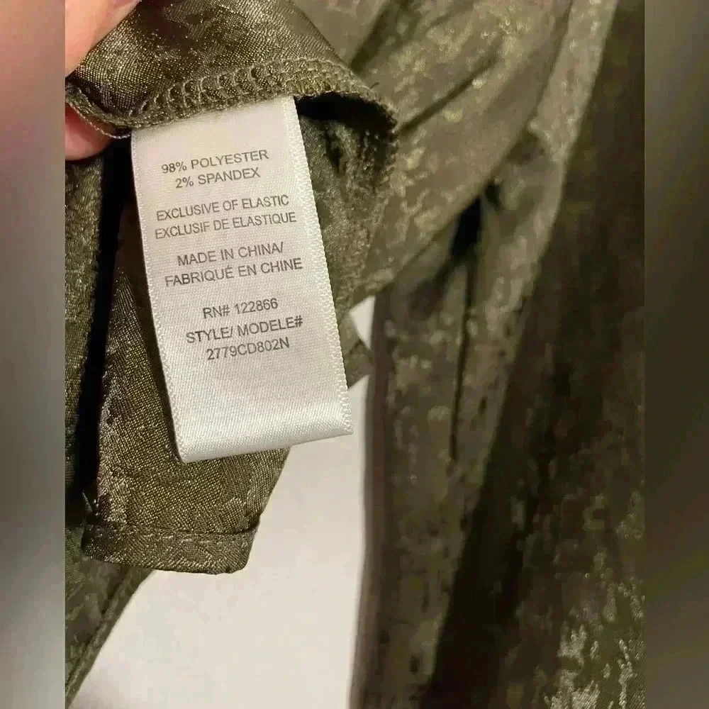 Status by Chenault Green Long Sleeve Ruffle Neck Satin Jacquard Blouse Size M
